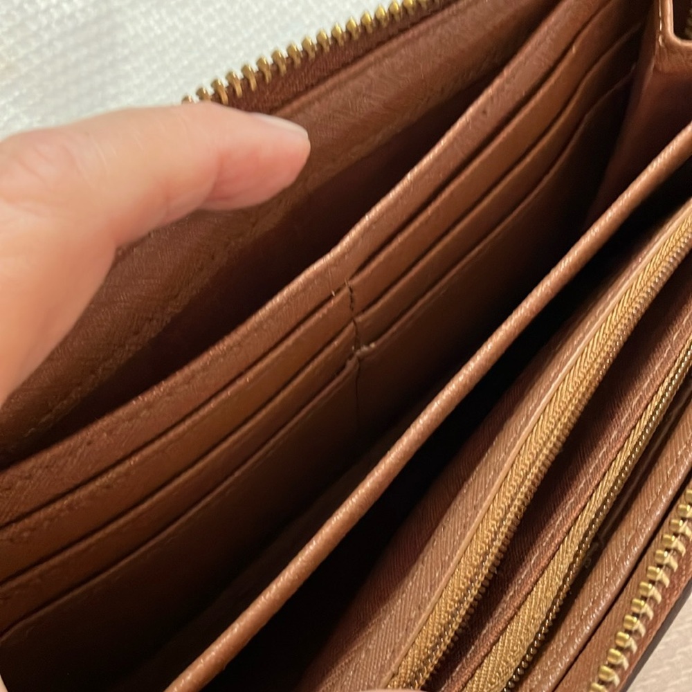 Fossil Brown Leather WalletLadies Classy Fossil Brown Leather Wallet Barely Used - Picture 8 of 10
